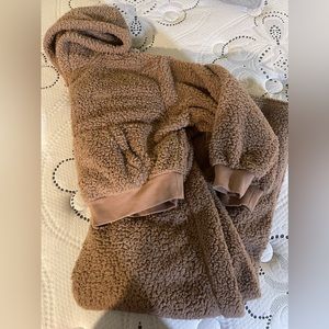 LIKE NEW SKIMS SET - Small Top | Med Bottom